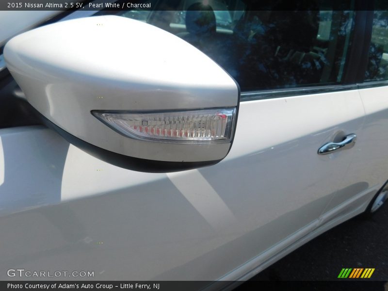 Pearl White / Charcoal 2015 Nissan Altima 2.5 SV