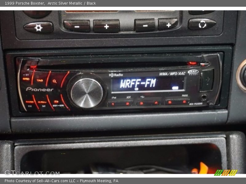 Arctic Silver Metallic / Black 1999 Porsche Boxster