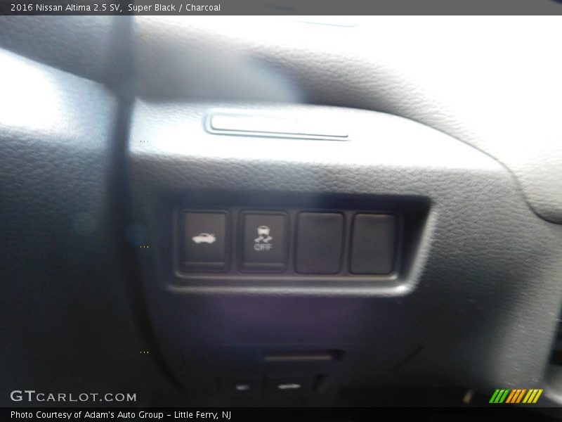 Super Black / Charcoal 2016 Nissan Altima 2.5 SV