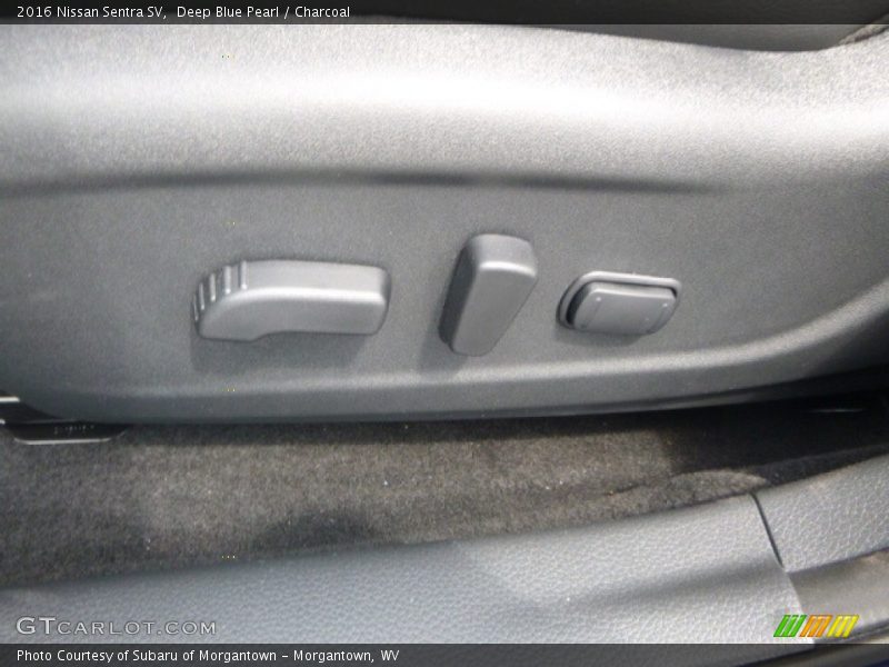 Deep Blue Pearl / Charcoal 2016 Nissan Sentra SV