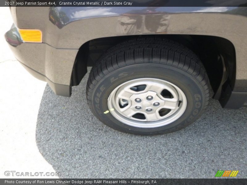 Granite Crystal Metallic / Dark Slate Gray 2017 Jeep Patriot Sport 4x4