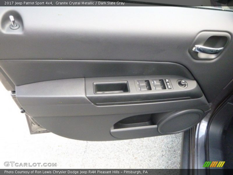 Granite Crystal Metallic / Dark Slate Gray 2017 Jeep Patriot Sport 4x4