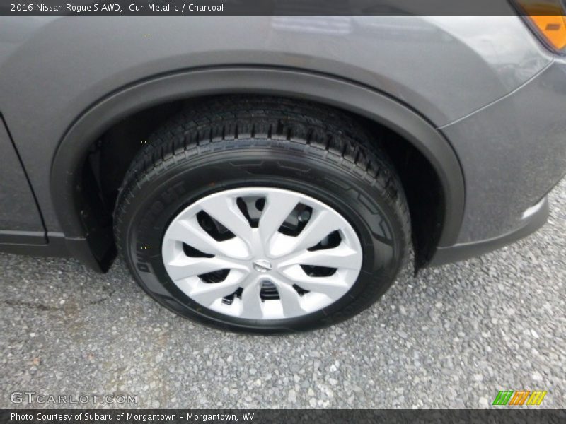 Gun Metallic / Charcoal 2016 Nissan Rogue S AWD