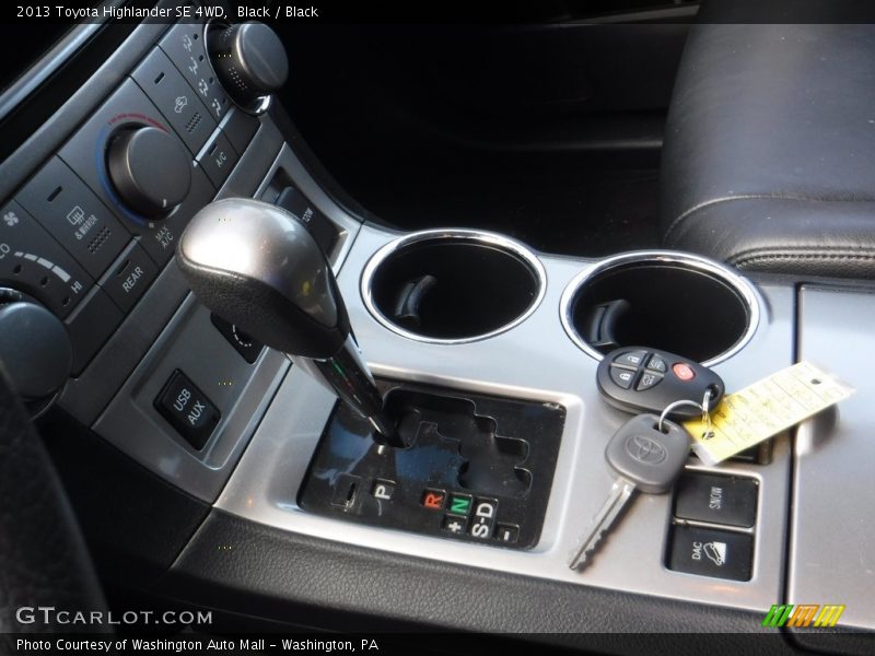 Black / Black 2013 Toyota Highlander SE 4WD