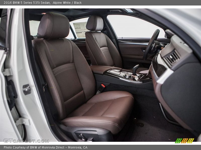 Alpine White / Black 2016 BMW 5 Series 535i Sedan