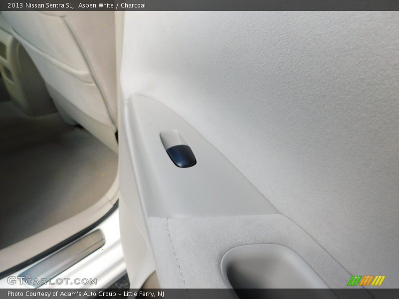 Aspen White / Charcoal 2013 Nissan Sentra SL