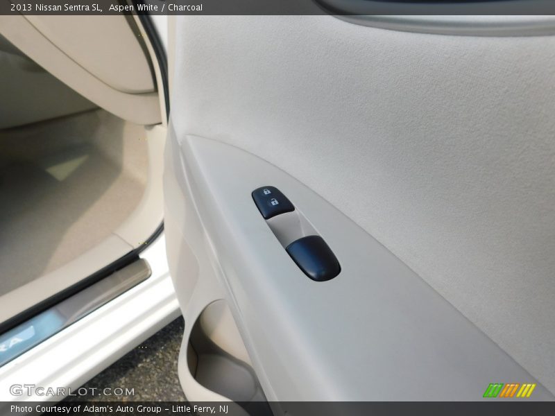 Aspen White / Charcoal 2013 Nissan Sentra SL