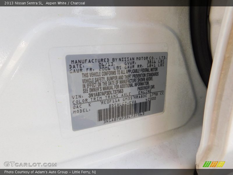 Aspen White / Charcoal 2013 Nissan Sentra SL