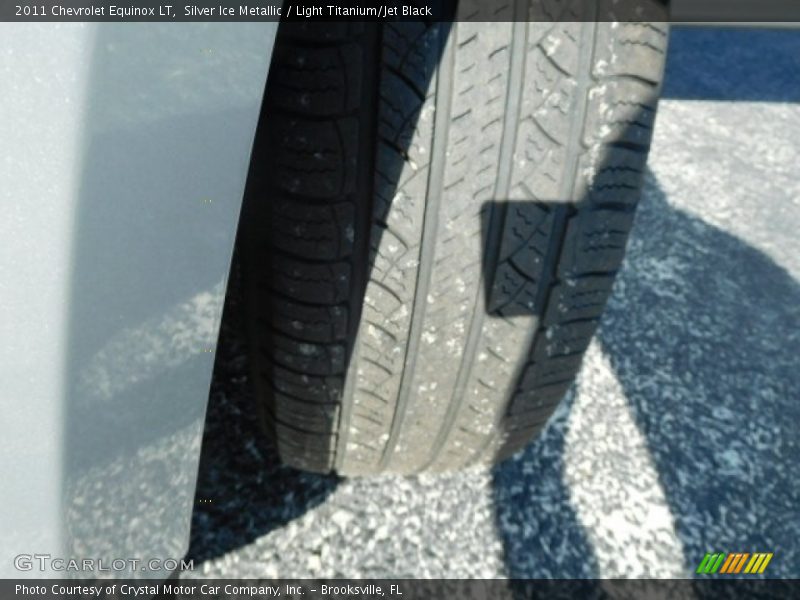 Silver Ice Metallic / Light Titanium/Jet Black 2011 Chevrolet Equinox LT