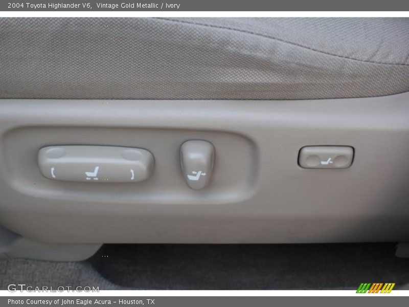 Vintage Gold Metallic / Ivory 2004 Toyota Highlander V6