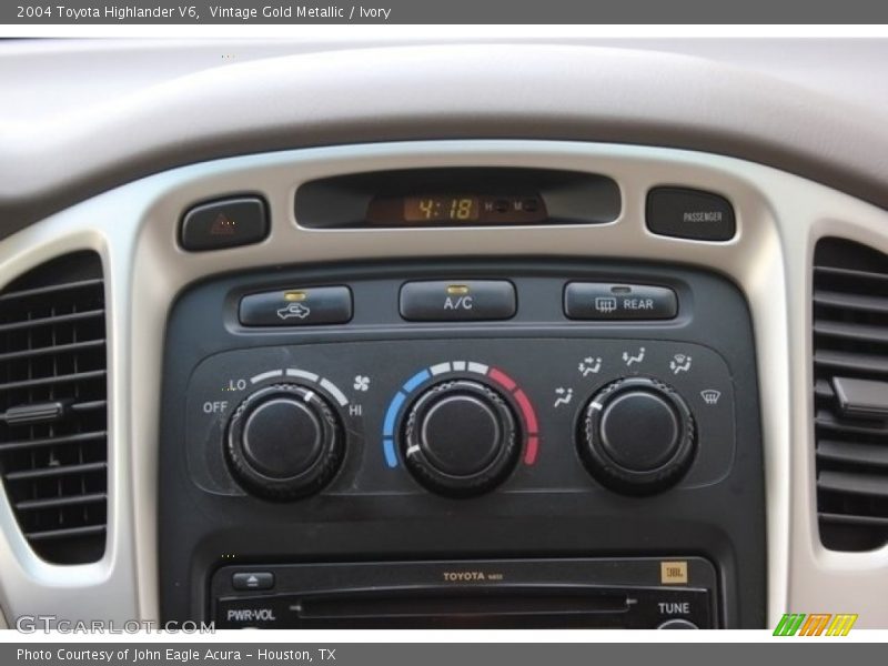 Vintage Gold Metallic / Ivory 2004 Toyota Highlander V6