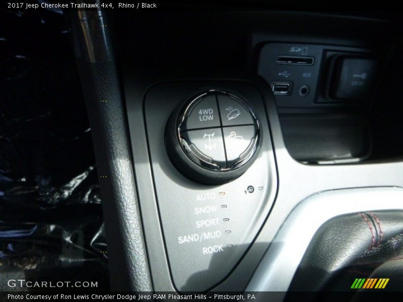 Rhino / Black 2017 Jeep Cherokee Trailhawk 4x4