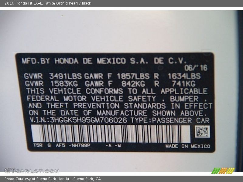 White Orchid Pearl / Black 2016 Honda Fit EX-L