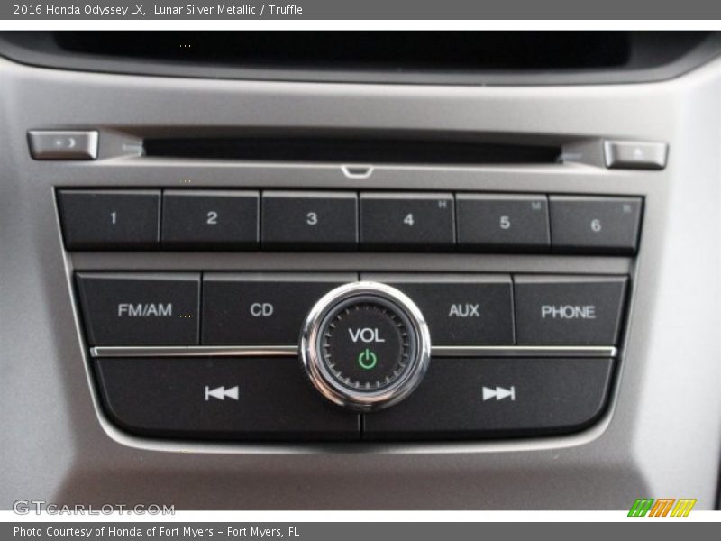 Lunar Silver Metallic / Truffle 2016 Honda Odyssey LX