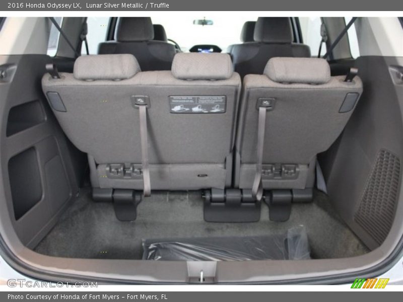 Lunar Silver Metallic / Truffle 2016 Honda Odyssey LX