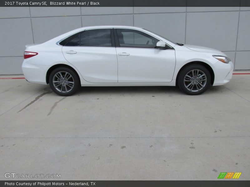  2017 Camry SE Blizzard White Pearl