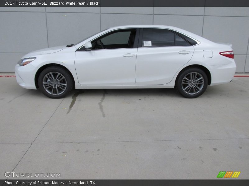 Blizzard White Pearl / Black 2017 Toyota Camry SE