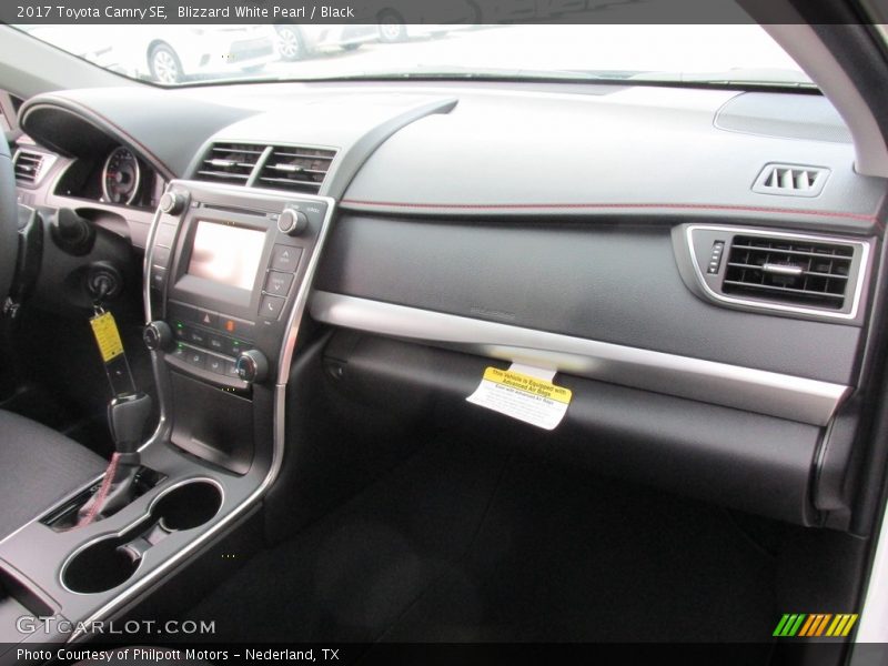 Blizzard White Pearl / Black 2017 Toyota Camry SE