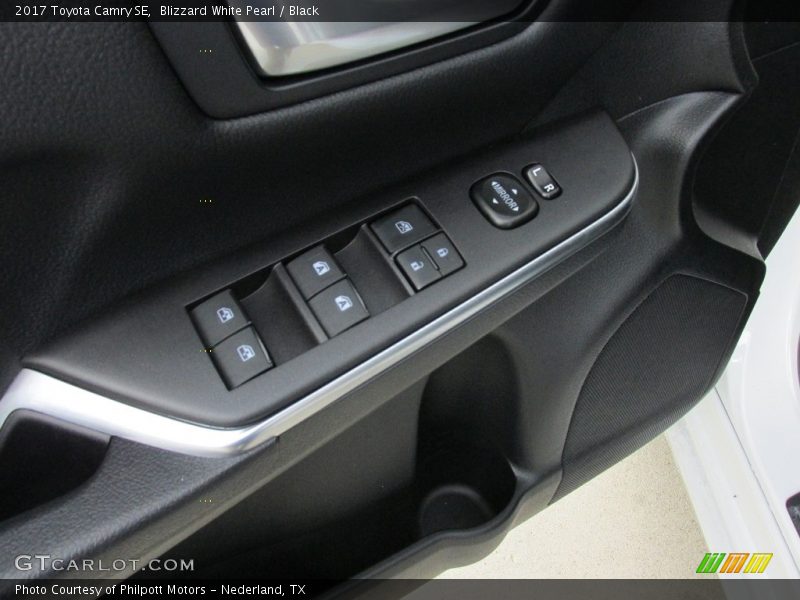 Blizzard White Pearl / Black 2017 Toyota Camry SE