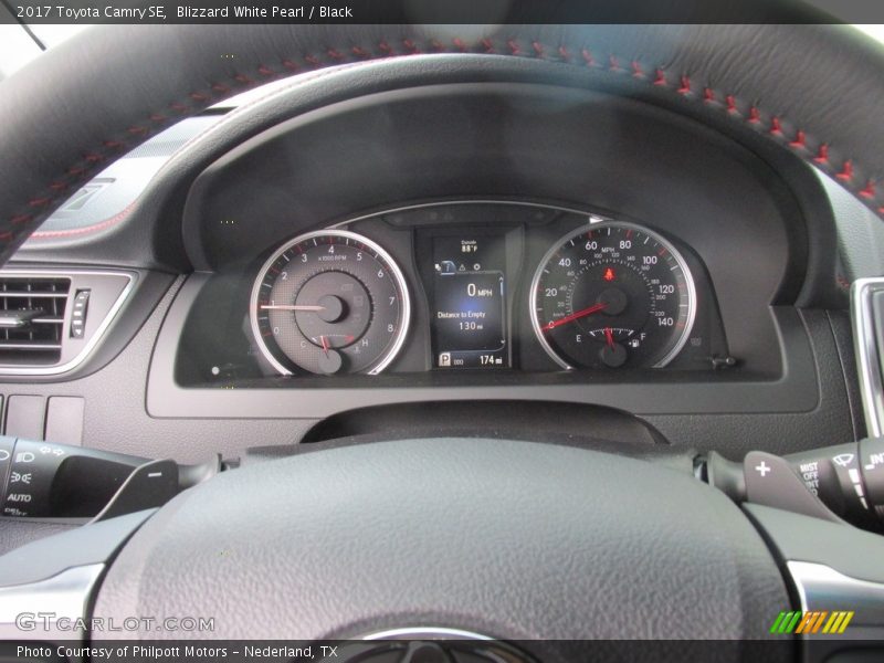 Blizzard White Pearl / Black 2017 Toyota Camry SE