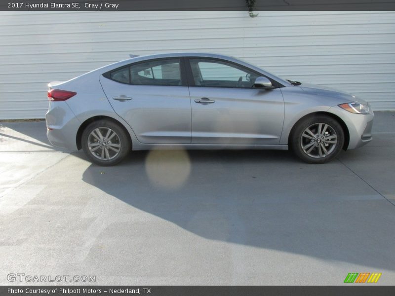 Gray / Gray 2017 Hyundai Elantra SE