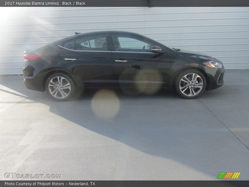 Black / Black 2017 Hyundai Elantra Limited