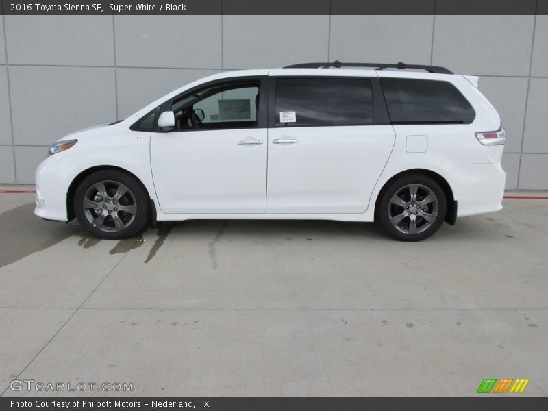 Super White / Black 2016 Toyota Sienna SE