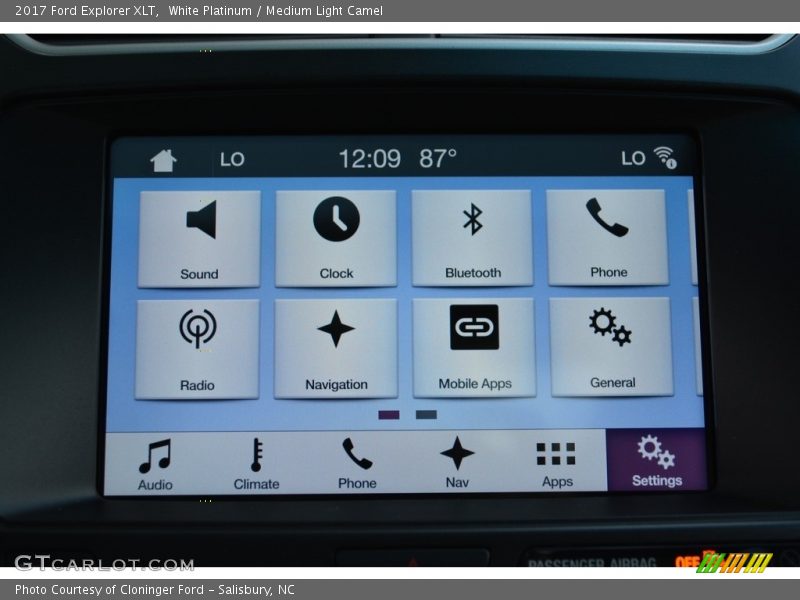 White Platinum / Medium Light Camel 2017 Ford Explorer XLT
