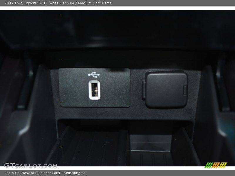 White Platinum / Medium Light Camel 2017 Ford Explorer XLT