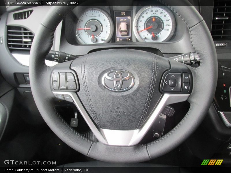 Super White / Black 2016 Toyota Sienna SE