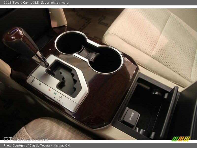 Super White / Ivory 2013 Toyota Camry XLE