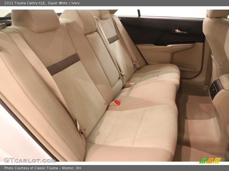 Super White / Ivory 2013 Toyota Camry XLE
