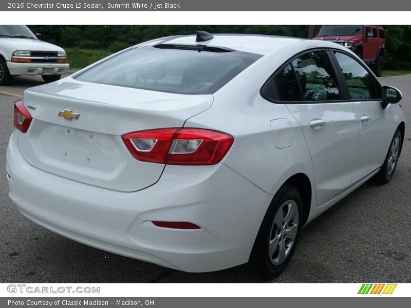 Summit White / Jet Black 2016 Chevrolet Cruze LS Sedan