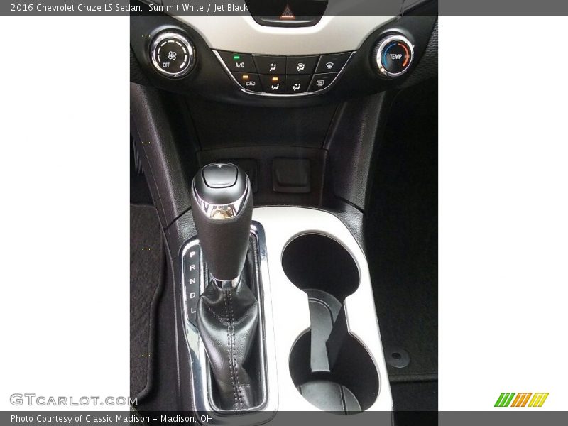 Summit White / Jet Black 2016 Chevrolet Cruze LS Sedan
