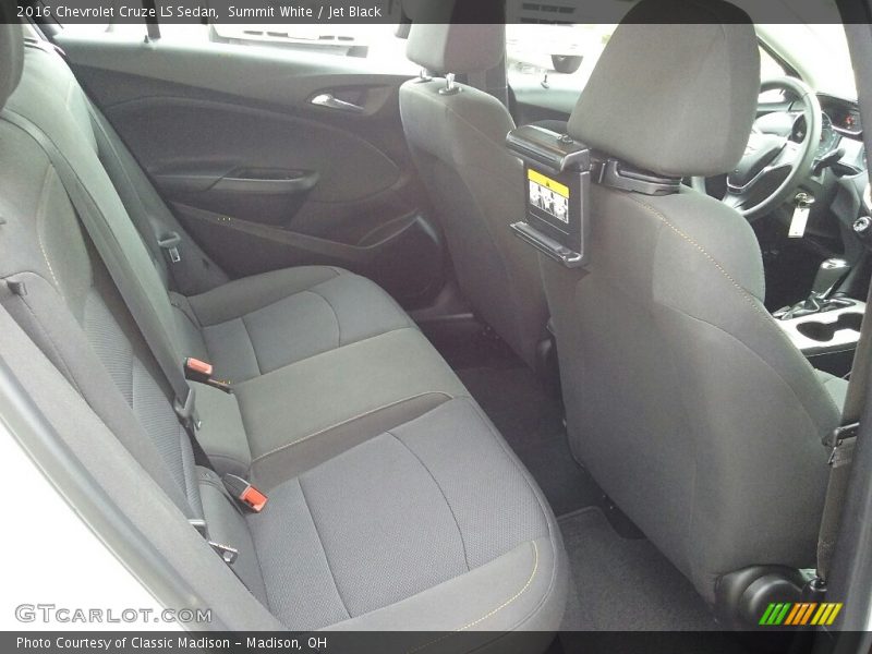 Summit White / Jet Black 2016 Chevrolet Cruze LS Sedan