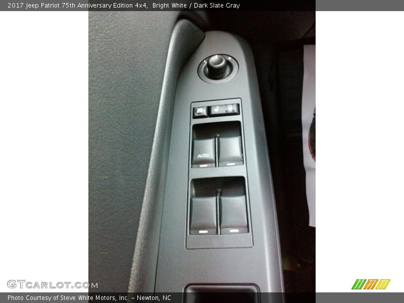 Bright White / Dark Slate Gray 2017 Jeep Patriot 75th Anniversary Edition 4x4