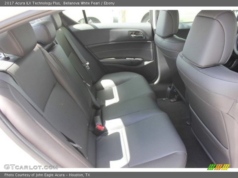 Bellanova White Pearl / Ebony 2017 Acura ILX Technology Plus