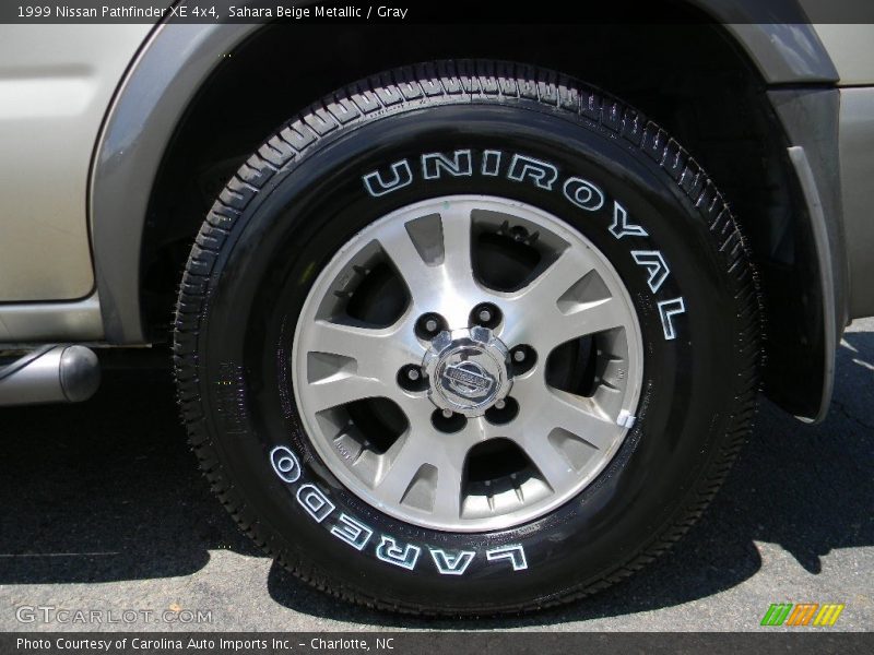 Sahara Beige Metallic / Gray 1999 Nissan Pathfinder XE 4x4