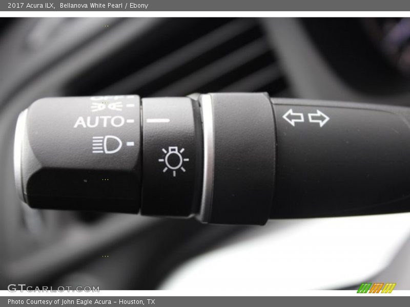 Bellanova White Pearl / Ebony 2017 Acura ILX