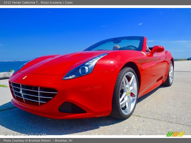 Front 3/4 View of 2015 California T