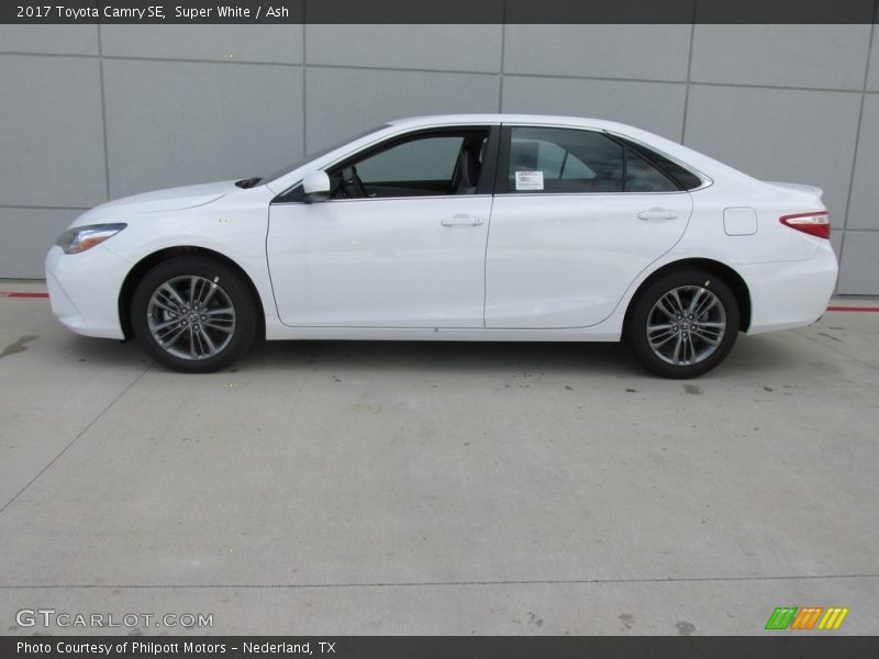 Super White / Ash 2017 Toyota Camry SE