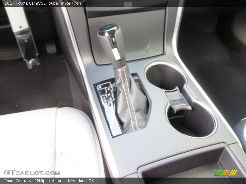 Super White / Ash 2017 Toyota Camry SE