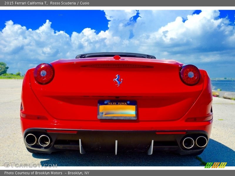Rosso Scuderia / Cuoio 2015 Ferrari California T