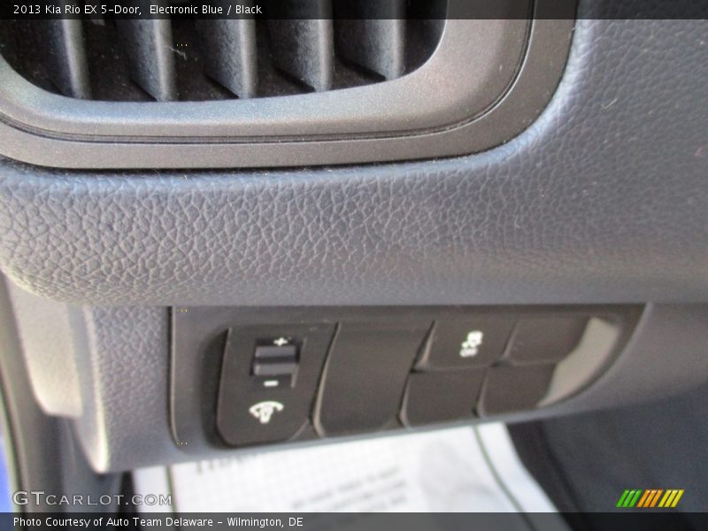 Electronic Blue / Black 2013 Kia Rio EX 5-Door