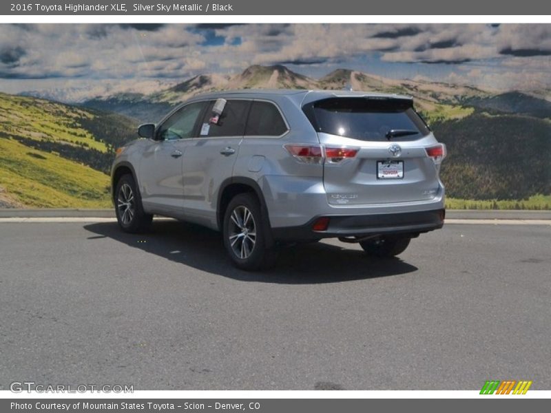 Silver Sky Metallic / Black 2016 Toyota Highlander XLE