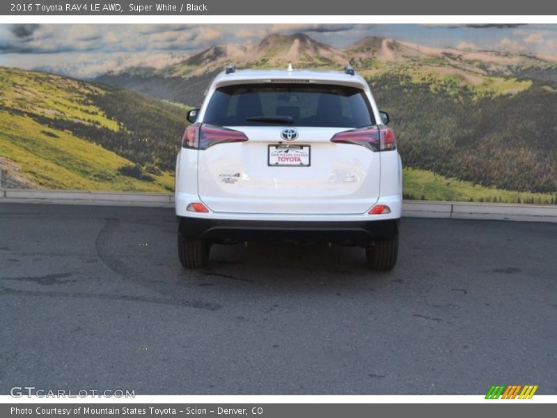 Super White / Black 2016 Toyota RAV4 LE AWD