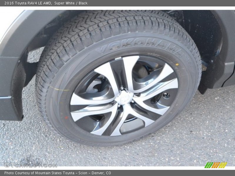 Super White / Black 2016 Toyota RAV4 LE AWD