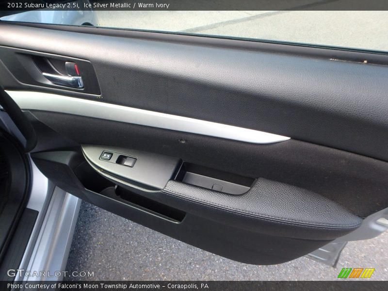 Ice Silver Metallic / Warm Ivory 2012 Subaru Legacy 2.5i