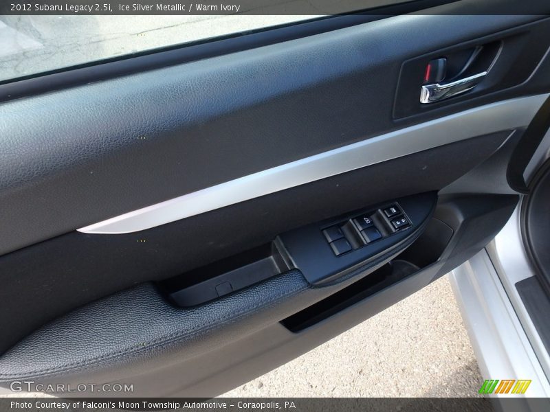 Ice Silver Metallic / Warm Ivory 2012 Subaru Legacy 2.5i