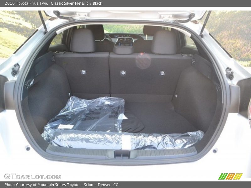 Classic Silver Metallic / Black 2016 Toyota Prius Two